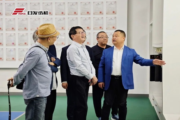 Selamat datang ke perwakilan persatuan tekstil & pakaian Xinjiang melawat RIFA
